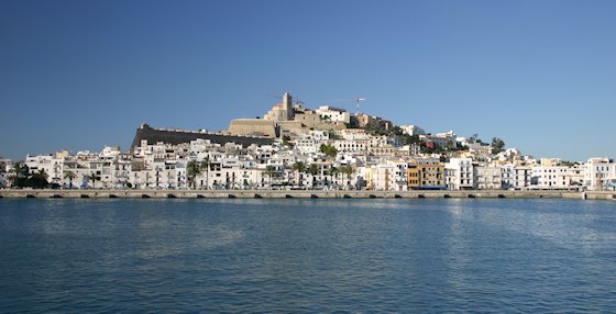 Eivissa die Hauptstadt von Ibiza, Blick vom Hafen